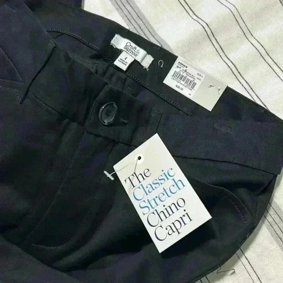 Croft & Barrow New with Tags Women’s Capri Mid Rise Size 4 Black and Gray - Picture 6 of 9